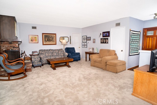 17142 Tuba Street, Northridge CA: https://media.crmls.org/medias/e1804367-0f13-4054-b16d-66b260d02477.jpg