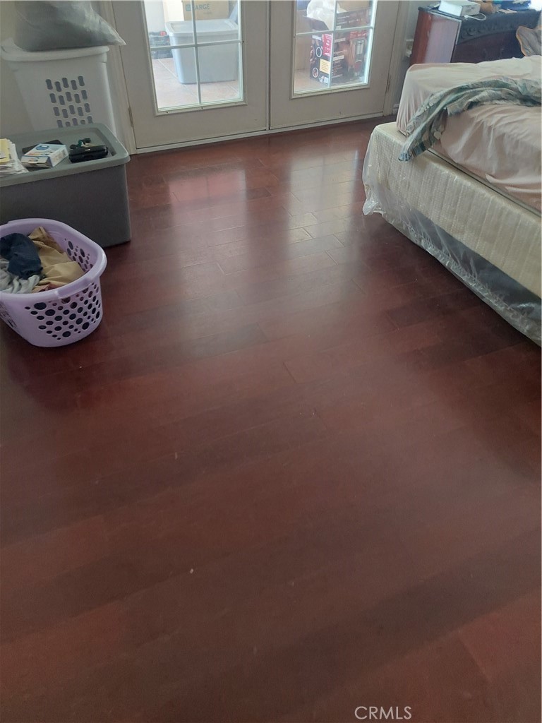 https://media.crmls.org/medias/e1809f23-6c70-4049-adf4-1d6c78766742.jpg?preset=X-Large