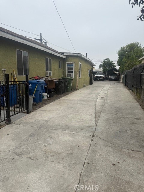 815 E 111th Place, Los Angeles CA: https://media.crmls.org/medias/e18104e6-a52b-498e-8b97-cd3e031e4ba9.jpg