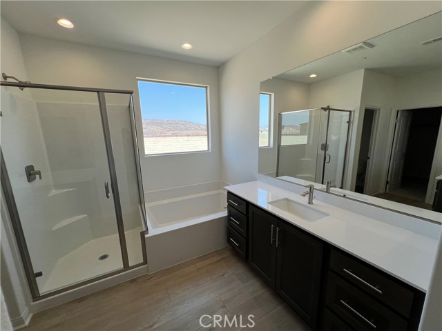 Detail Gallery Image 11 of 29 For 4130 Pioneer Ln, Lake Elsinore,  CA 92530 - 4 Beds | 3 Baths