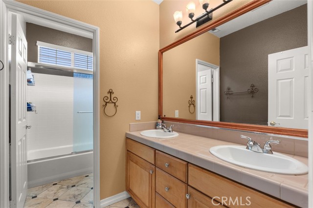 Detail Gallery Image 24 of 36 For 1461 Deer Hollow Dr, Corona,  CA 92882 - 5 Beds | 3 Baths