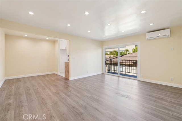 Detail Gallery Image 2 of 27 For 409 Burchett #210,  Glendale,  CA 91203 - 2 Beds | 2 Baths