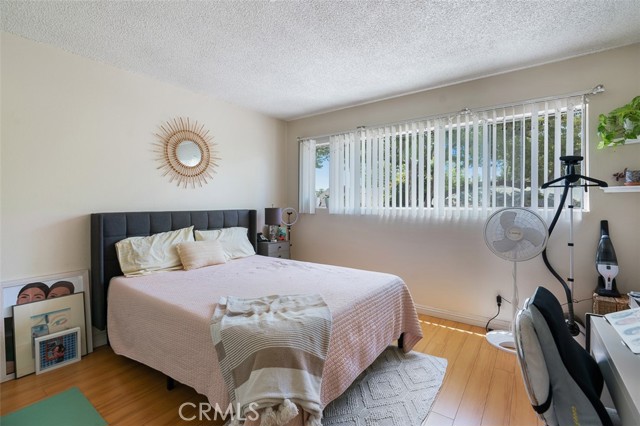 820 N Raymond Avenue, Pasadena CA: https://media.crmls.org/medias/e182804b-a3b9-4b00-9a60-dbed1f589a2f.jpg