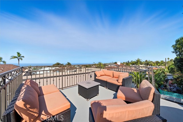 729 Longfellow, Hermosa Beach, California 90254, ,Residential Income,For Sale,Longfellow,SB25230290