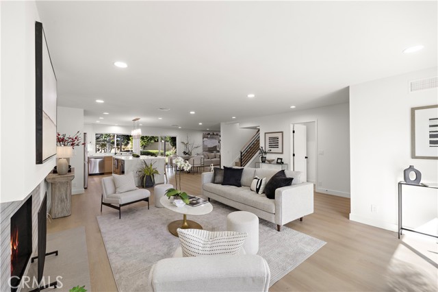 Detail Gallery Image 11 of 57 For 21361 Lemontree Ln, Huntington Beach,  CA 92646 - 5 Beds | 4 Baths