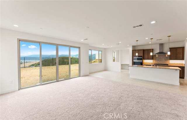 Detail Gallery Image 2 of 36 For 4083 Madonna Cir, Lake Elsinore,  CA 92530 - 6 Beds | 5 Baths