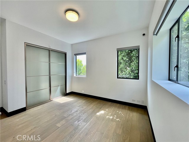 Detail Gallery Image 15 of 42 For 1319 Sunset Plaza Dr, Los Angeles,  CA 90069 - 4 Beds | 4/1 Baths