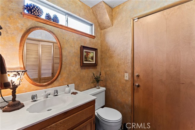 Detail Gallery Image 12 of 42 For 27169 Ironwood Ln, Lake Arrowhead,  CA 92352 - 3 Beds | 3/1 Baths