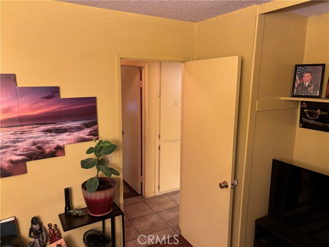 1065 Bascomb, Riverside CA: https://media.crmls.org/medias/e18699d0-e4ea-4590-a824-7289d0afdb41.jpg
