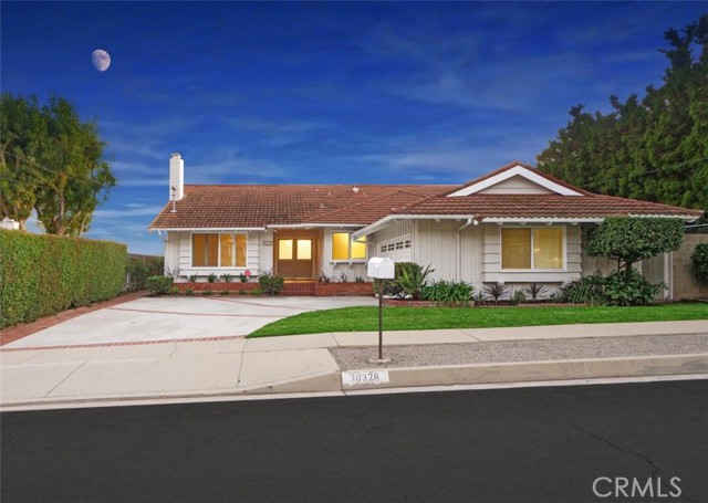 One level 4 bedroom 2 bath home w/NO STEPS