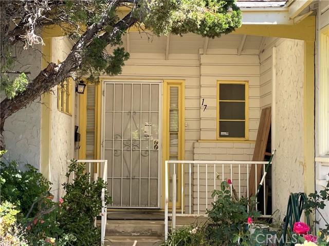 Detail Gallery Image 2 of 21 For 17209 Bullock St, Encino,  CA 91316 - 4 Beds | 2 Baths