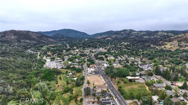 4986 7th Street, Mariposa CA: https://media.crmls.org/medias/e1879ecb-f595-49a0-baa3-3fe9b6e661df.jpg