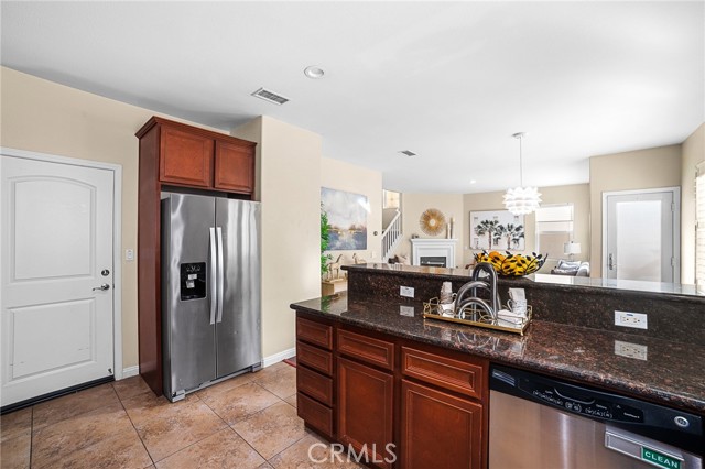 Detail Gallery Image 14 of 52 For 14578 Manchester Ave, Chino,  CA 91710 - 4 Beds | 2/1 Baths