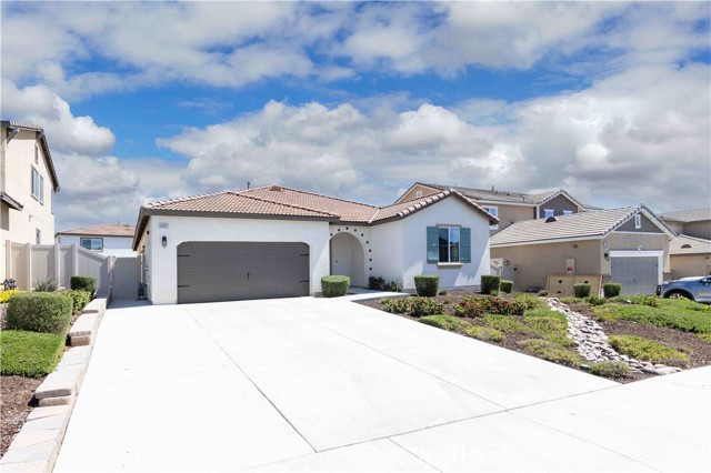 Detail Gallery Image 7 of 33 For 34352 Falls View Way, Murrieta,  CA 92563 - 3 Beds | 2 Baths