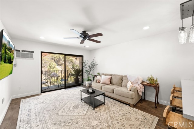 Detail Gallery Image 2 of 53 For 6780 Friars Rd #366,  San Diego,  CA 92108 - 2 Beds | 1 Baths