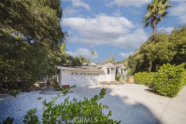 Detail Gallery Image 3 of 52 For 2255 E Chevy Chase Dr, Glendale,  CA 91206 - 4 Beds | 3 Baths