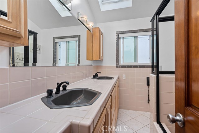 Detail Gallery Image 32 of 42 For 208 Marine Ave, Manhattan Beach,  CA 90266 - 3 Beds | 2 Baths