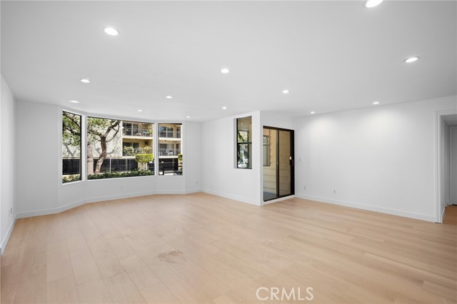 Detail Gallery Image 12 of 33 For 350 W Loraine St #101,  Glendale,  CA 91202 - 2 Beds | 2 Baths