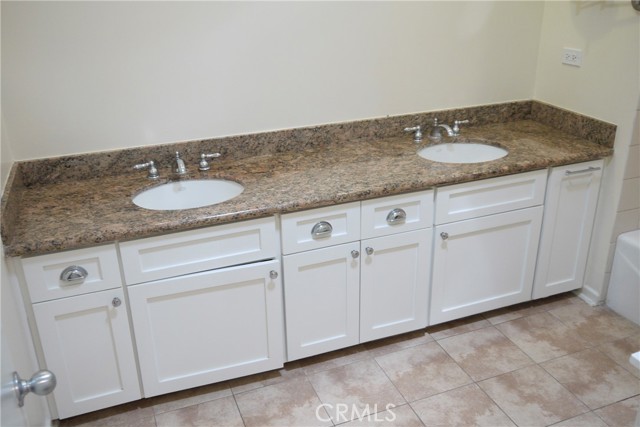 Detail Gallery Image 34 of 48 For 4127 Lanterman, La Canada Flintridge,  CA 91011 - 3 Beds | 2/1 Baths