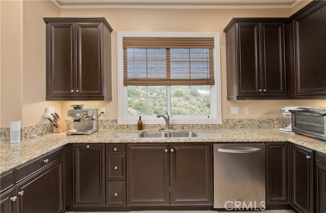 Detail Gallery Image 7 of 34 For 21953 Bella Vista Pl, Chatsworth,  CA 91311 - 4 Beds | 5 Baths