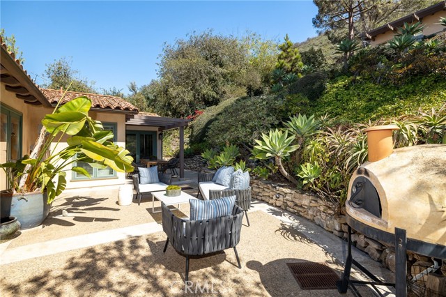 1020 Palos Verdes Drive, Palos Verdes Estates, California 90274, 4 Bedrooms Bedrooms, ,1 BathroomBathrooms,Residential,Sold,Palos Verdes,SB21217800