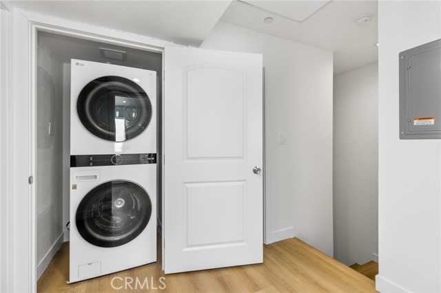 9613 S Hobart Boulevard, Los Angeles CA: https://media.crmls.org/medias/e18b6203-ddb8-44b0-8af7-f88ae2f50bb8.jpg