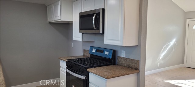 Detail Gallery Image 6 of 19 For 7722 Lankershim Ave 1a,  Highland,  CA 92346 - 2 Beds | 2 Baths