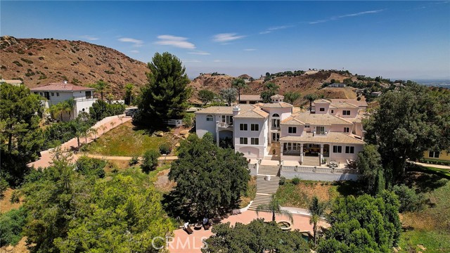 33 Sage Lane, Bell Canyon CA: https://media.crmls.org/medias/e18bf041-2fc3-4f77-9ac5-393a4bcbc03b.jpg