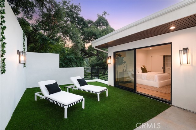 Detail Gallery Image 44 of 46 For 9836 Yoakum Dr, Beverly Hills,  CA 90210 - 5 Beds | 4 Baths