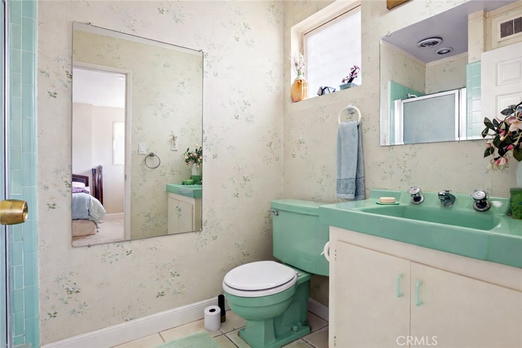 https://media.crmls.org/medias/e18d082f-e89a-4c49-a314-e0aac3831c12.jpg?preset=X-Large