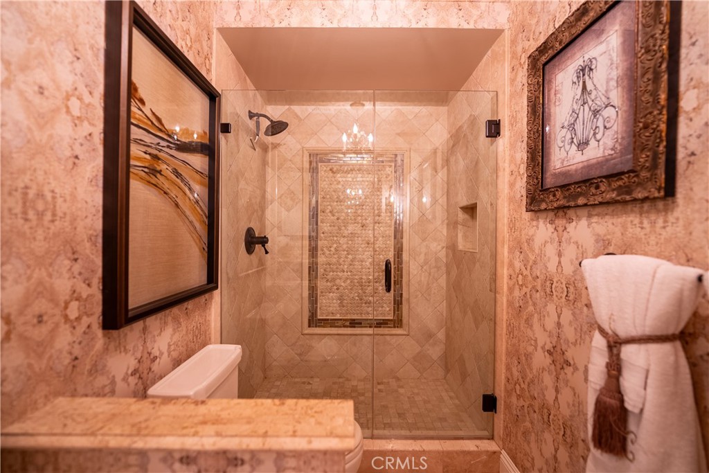 https://media.crmls.org/medias/e18d23d3-4592-4934-9a17-09d3f023cd05.jpg?preset=X-Large