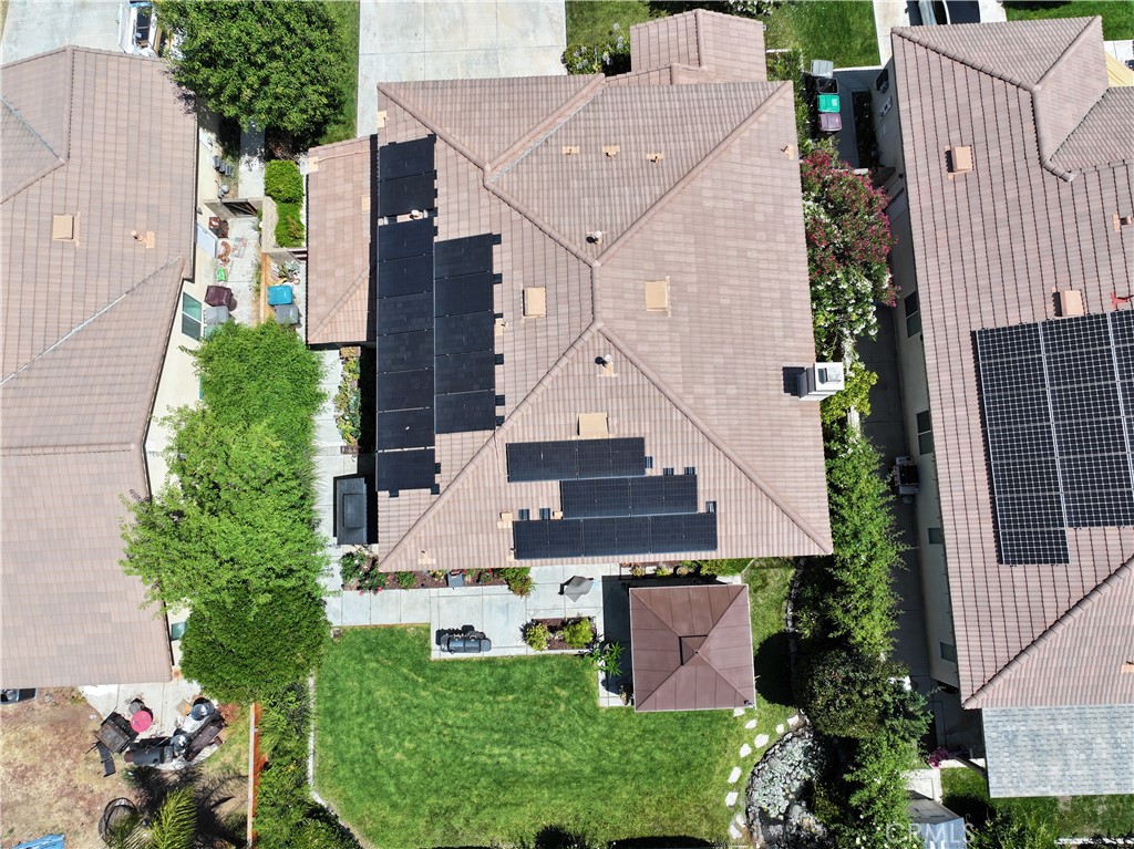 https://media.crmls.org/medias/e18ef054-ebd8-4ff3-9994-4bed56f44542.jpg?preset=X-Large