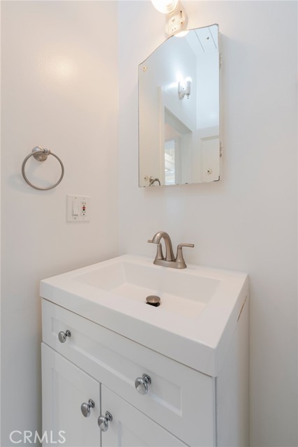 Detail Gallery Image 35 of 48 For 410 Carroll Canal, Venice,  CA 90291 - 3 Beds | 2 Baths