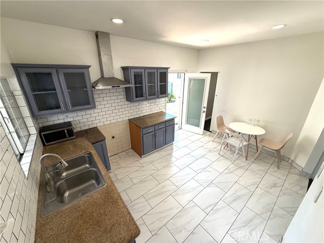 Detail Gallery Image 23 of 34 For 3008 W 30th St, Los Angeles,  CA 90018 - 2 Beds | 1 Baths