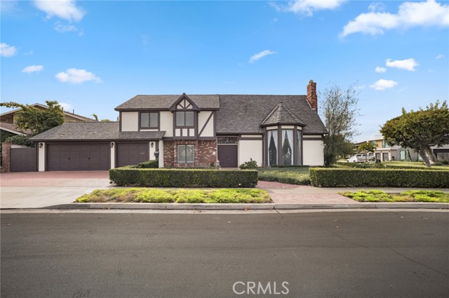 1300 Antigua Way, Newport Beach CA: https://media.crmls.org/medias/e190e483-b82d-4ab0-9c3e-aa0886b3f25f.jpg