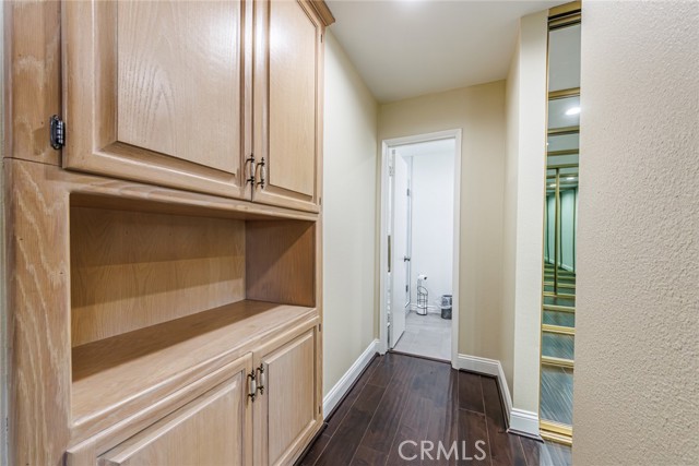 9549 Forbes Ave, Northridge CA: https://media.crmls.org/medias/e1911fb8-4347-4b69-961f-14ff0a11bea4.jpg