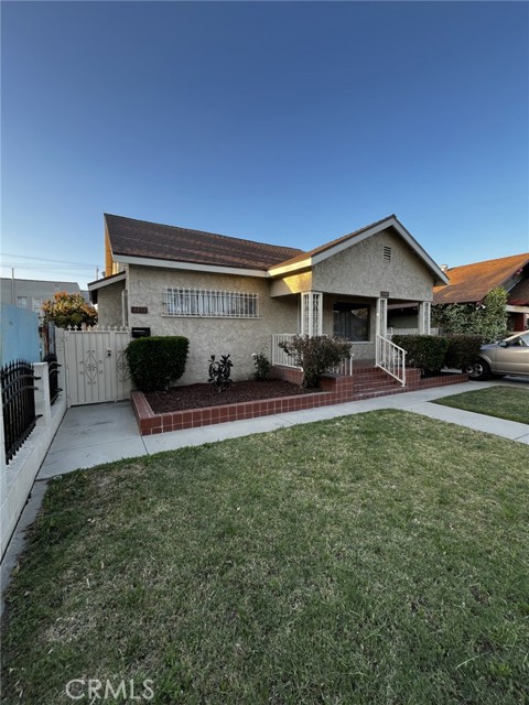 Detail Gallery Image 6 of 47 For 1449 W 45th St, Los Angeles,  CA 90062 - 4 Beds | 2 Baths