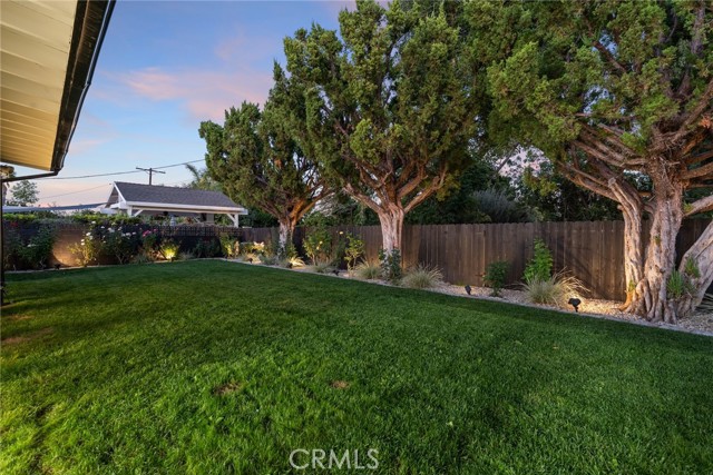 Detail Gallery Image 32 of 45 For 6020 Neddy Ave, Woodland Hills,  CA 91367 - 5 Beds | 3 Baths