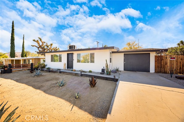 Detail Gallery Image 2 of 40 For 61503 Sunburst, Joshua Tree,  CA 92252 - 2 Beds | 1/1 Baths