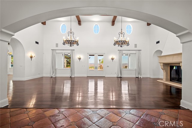 25551 Prado De Las Flores, Calabasas CA: https://media.crmls.org/medias/e192dcc5-7638-4e8a-b7f8-963d2283bcca.jpg