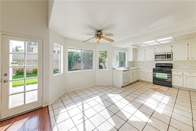 Detail Gallery Image 10 of 44 For 1834 Carolann St, Pomona,  CA 91766 - 3 Beds | 2/1 Baths