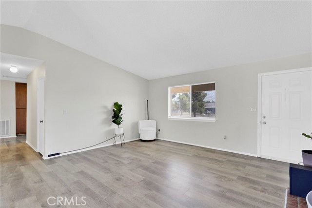 Detail Gallery Image 13 of 58 For 15870 Cazadero, Victorville,  CA 92394 - 3 Beds | 2 Baths