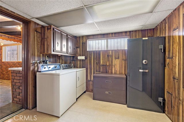 9649 Grace Street, Fontana CA: https://media.crmls.org/medias/e194ecbd-5100-4bc7-909a-d0ff71212f7b.jpg