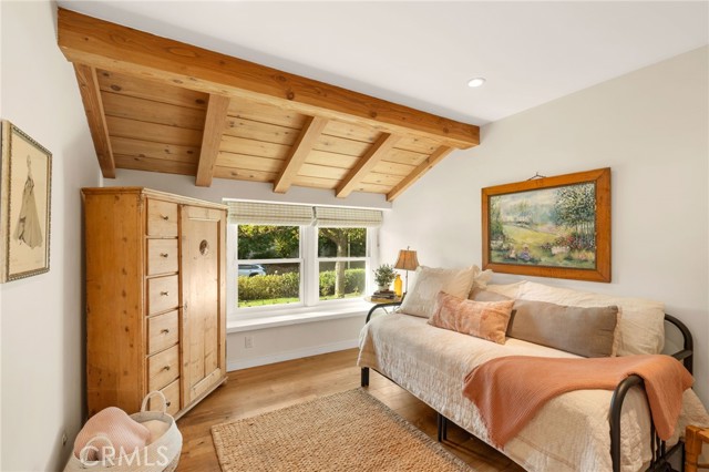 Detail Gallery Image 16 of 30 For 23843 Crosson Dr, Woodland Hills,  CA 91367 - 3 Beds | 2/1 Baths