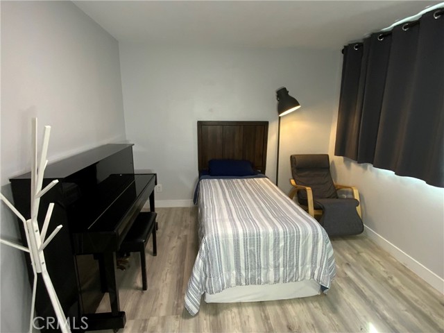 Detail Gallery Image 12 of 21 For 17091 B Ln, Huntington Beach,  CA 92647 - 3 Beds | 2 Baths