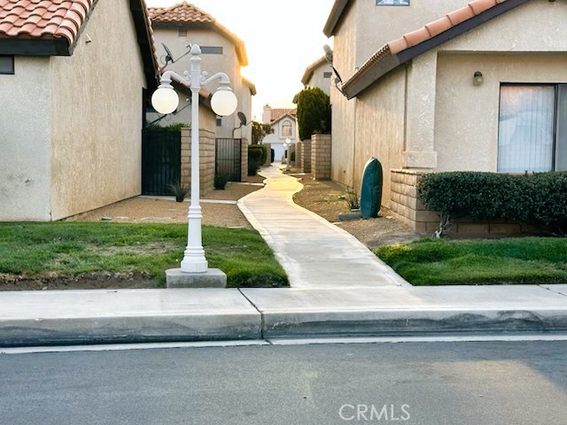 https://media.crmls.org/medias/e196c260-c690-4ba1-9d7d-5b05128d6f50.jpg?preset=X-Large