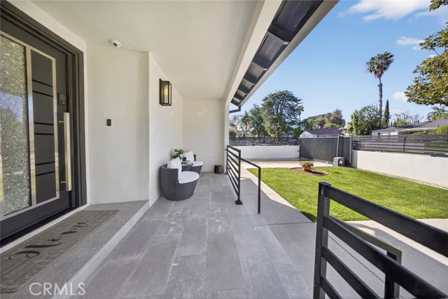 Detail Gallery Image 9 of 64 For 4926 Greenbush Ave, Sherman Oaks,  CA 91423 - 4 Beds | 3 Baths