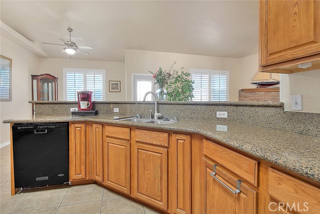 15095 Douglas Street, Apple Valley CA: https://media.crmls.org/medias/e19837a8-078d-4975-9b26-cd8c33131990.jpg