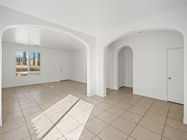 Detail Gallery Image 9 of 35 For 12357 Luna, Victorville,  CA 92392 - 4 Beds | 2 Baths