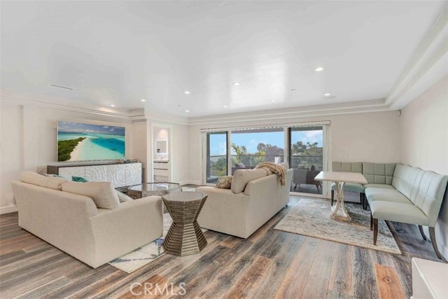 Detail Gallery Image 5 of 10 For 986 Oriole Dr, Laguna Beach,  CA 92651 - 3 Beds | 3 Baths